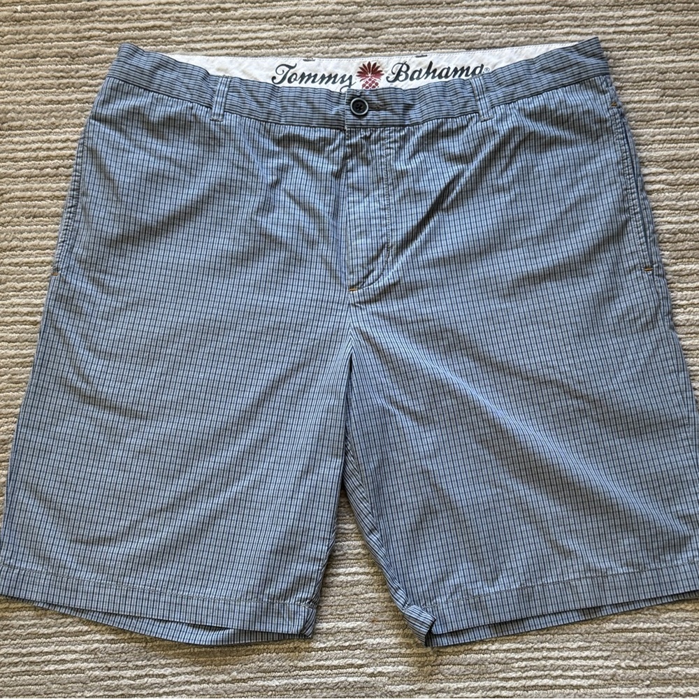 Tommy Bahama Men's Blue/Gray Checkered Shorts size 36